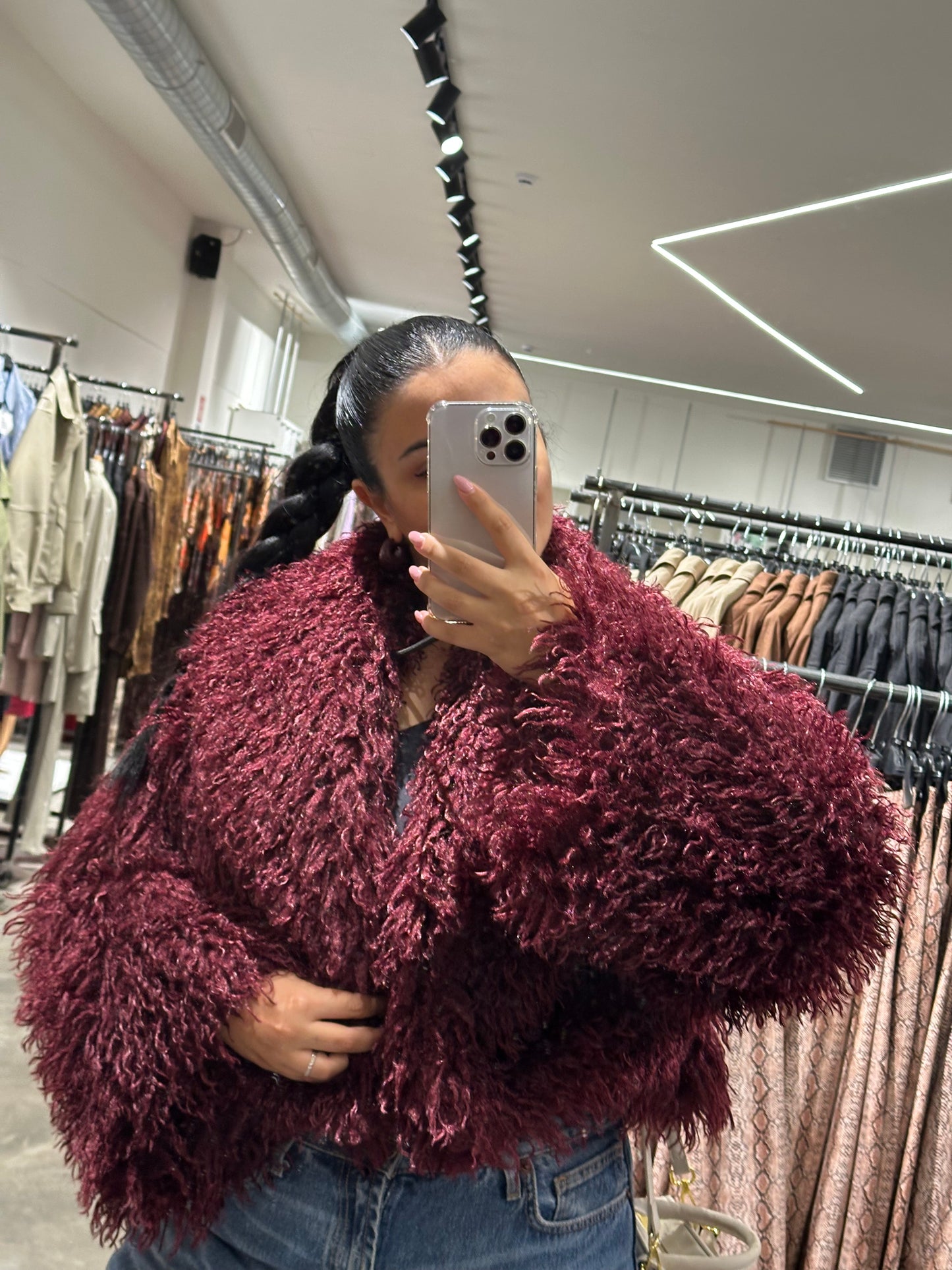 Pelliccia Plume Burgundy by Lumina